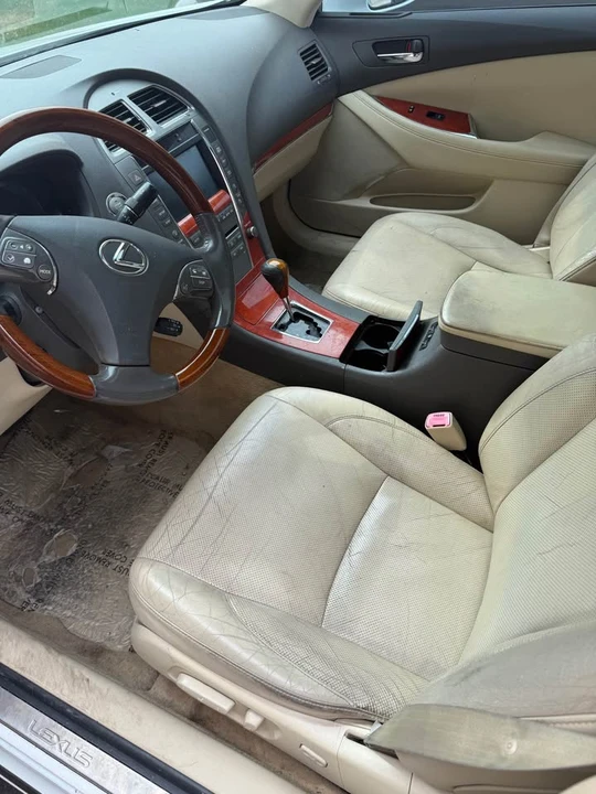 2011 Lexus ES 5th Gen - Image 7 of 12