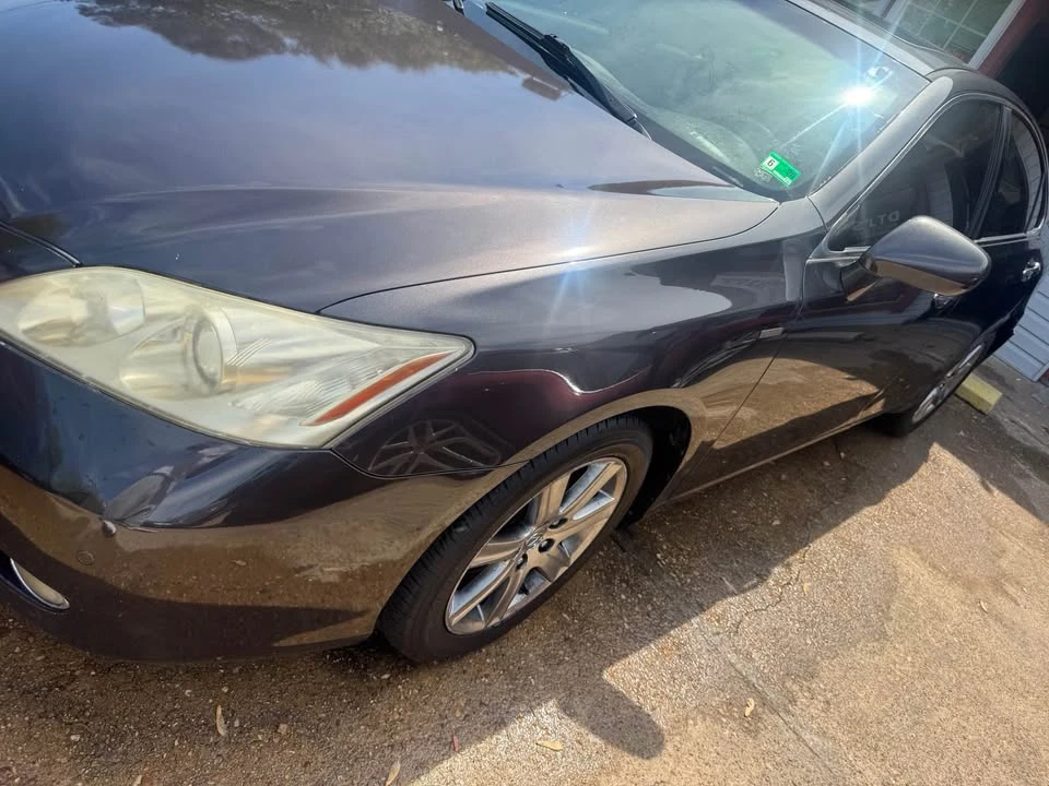 2011 Lexus ES 5th Gen - Image 2 of 12