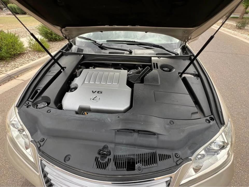 2011 Lexus ES 5th Gen - Image 10 of 11
