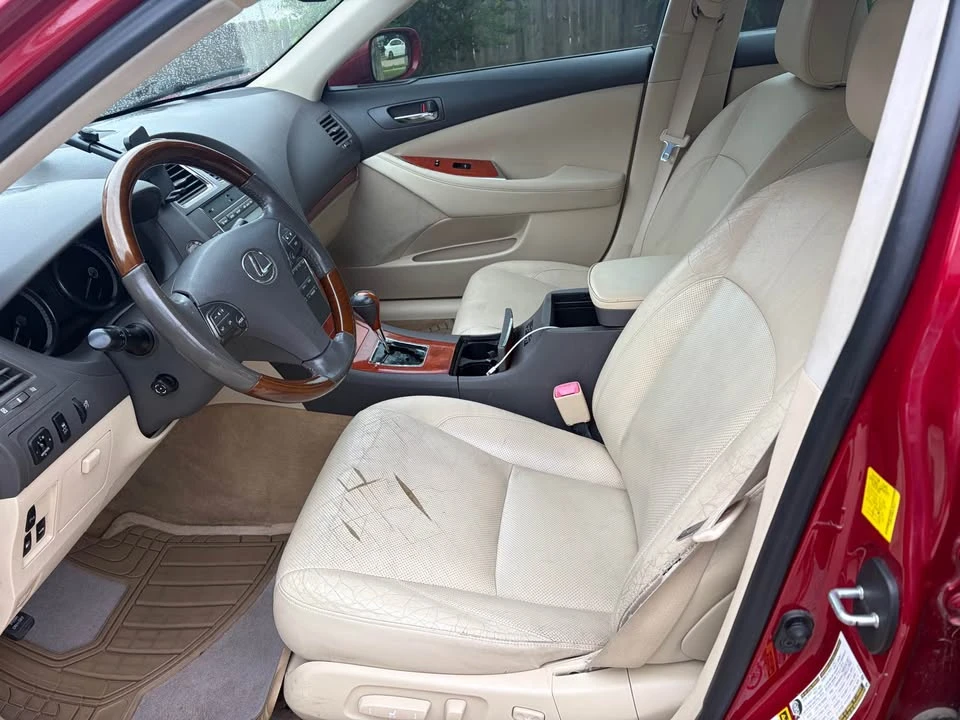 2011 Lexus ES 5th Gen - Image 13 of 14