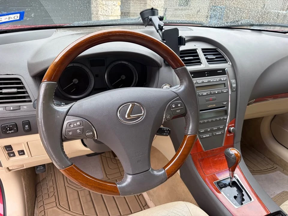 2011 Lexus ES 5th Gen - Image 14 of 14