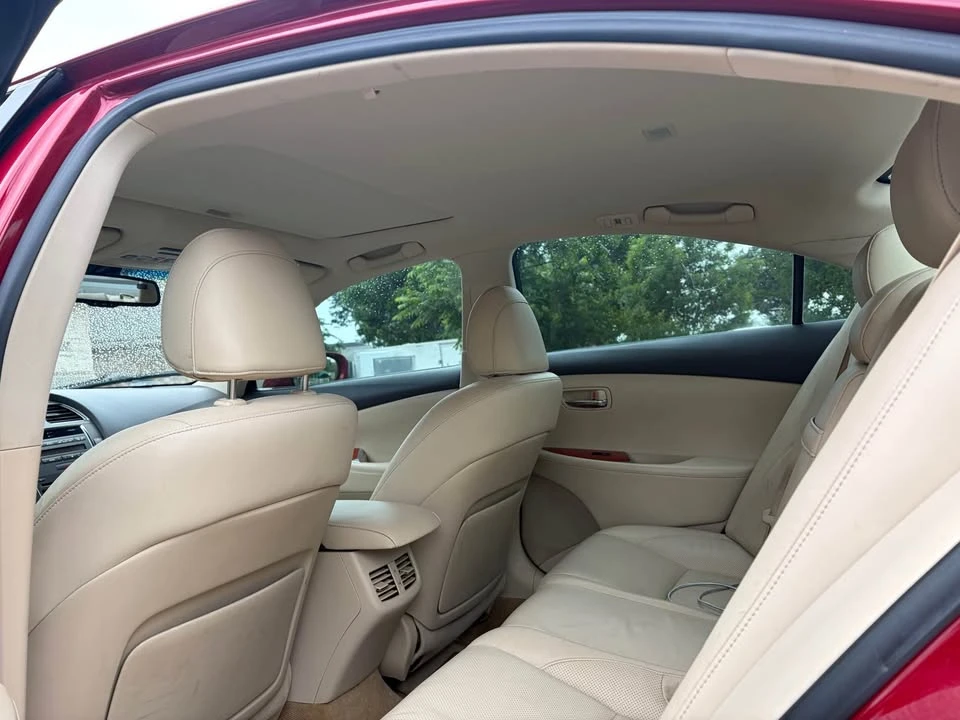 2011 Lexus ES 5th Gen - Image 12 of 14