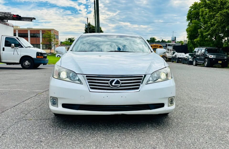 2011 Lexus ES 5th Gen - Image 7 of 17