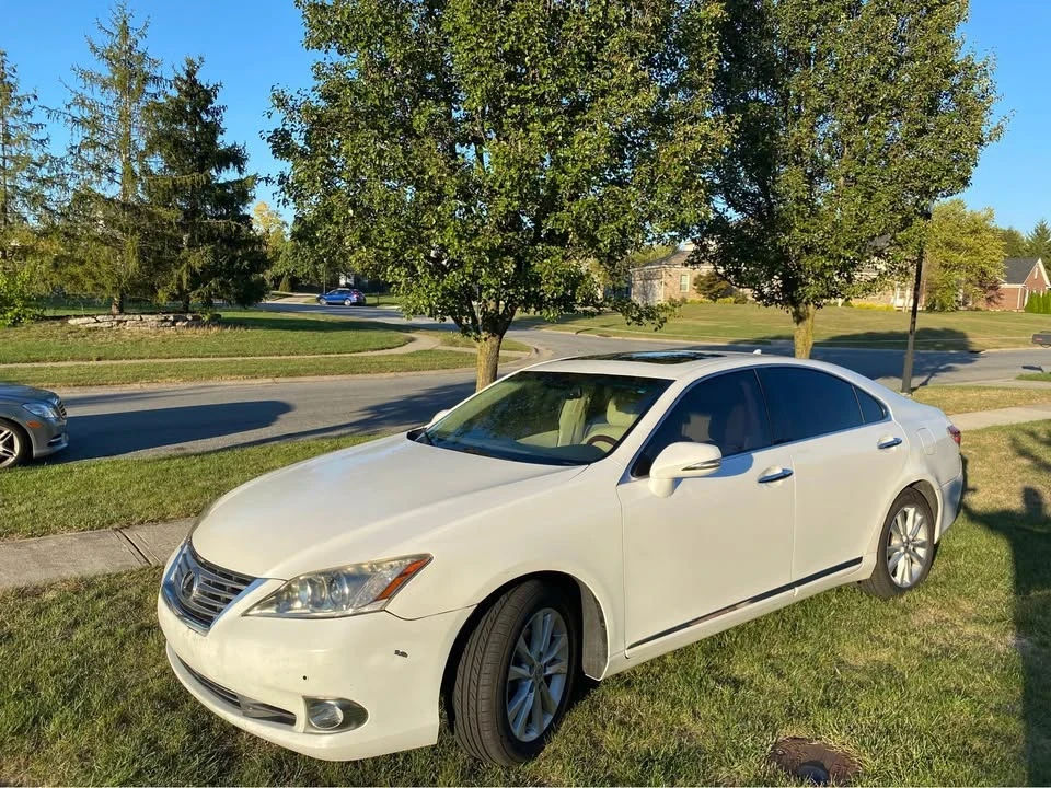 2011 Lexus ES 5th Gen - Image 4 of 13