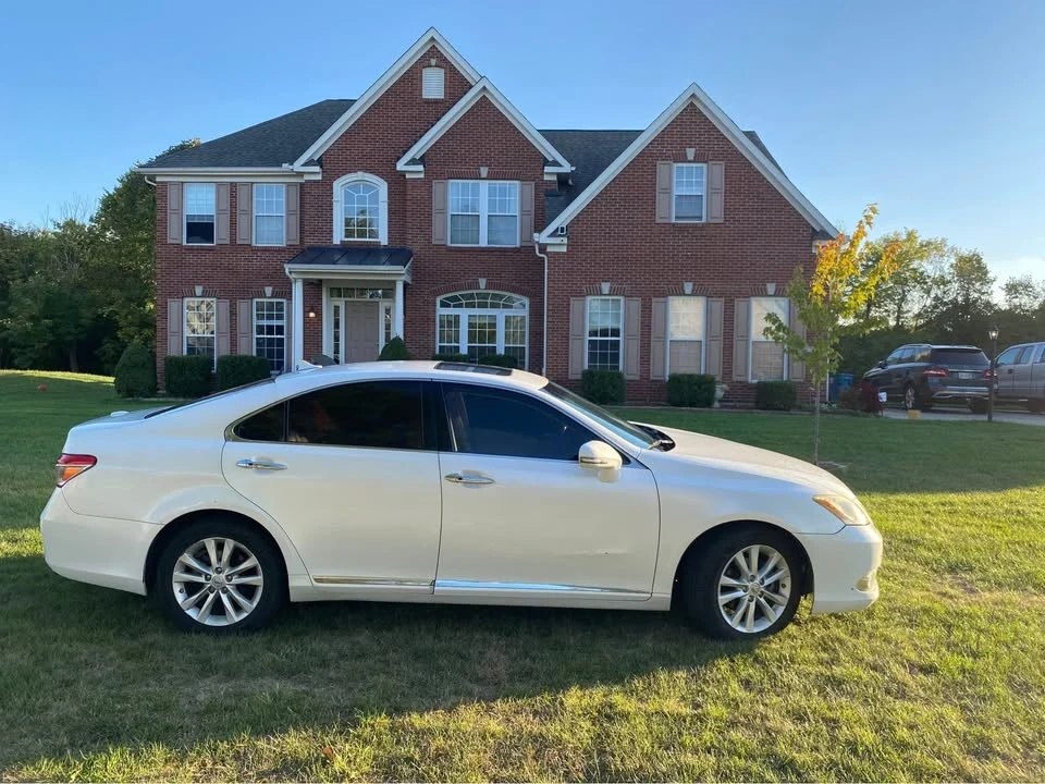 2011 Lexus ES 5th Gen - Image 6 of 13