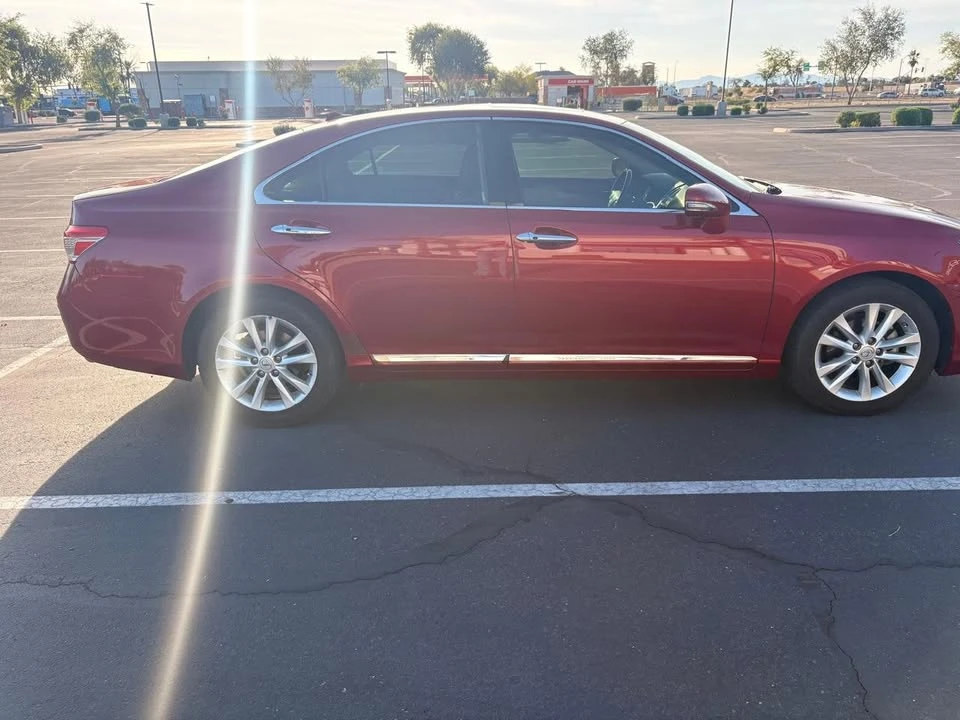 2011 Lexus ES 5th Gen - Image 6 of 13