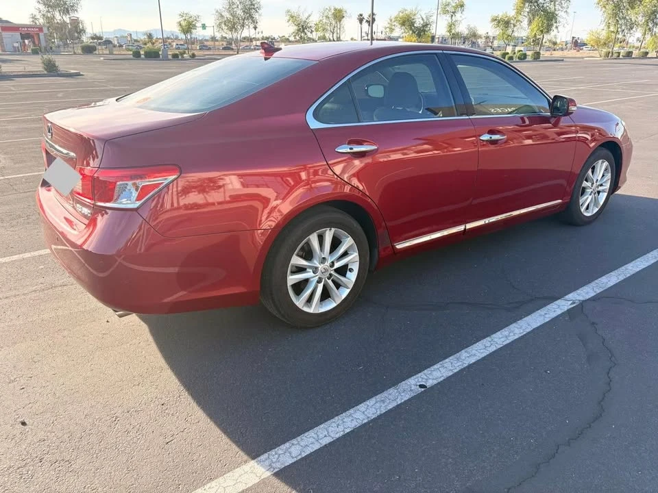 2011 Lexus ES 5th Gen - Image 5 of 13