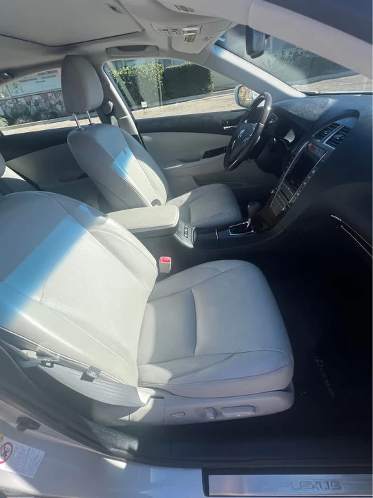 2011 Lexus ES 5th Gen - Image 8 of 10
