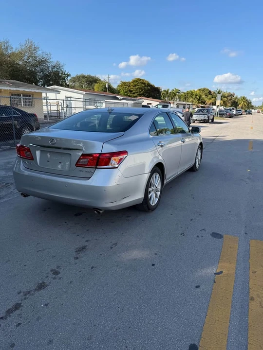 2011 Lexus ES 5th Gen - Image 6 of 12