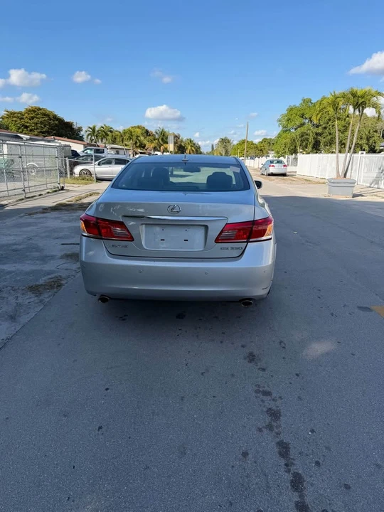 2011 Lexus ES 5th Gen - Image 7 of 12