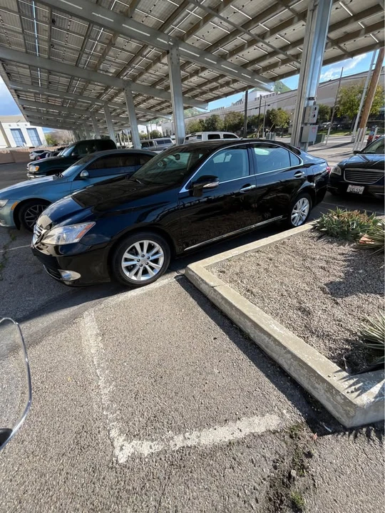 2011 Lexus ES 4th Gen - Image 15 of 18