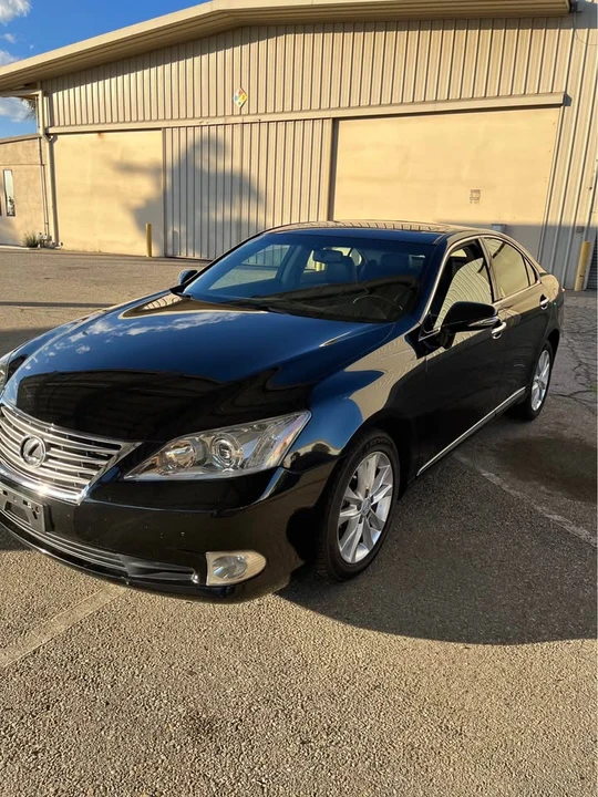 2011 Lexus ES 4th Gen - Image 2 of 18
