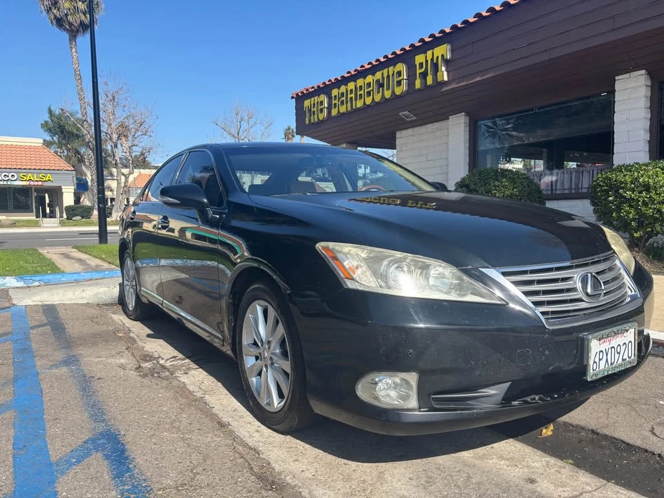 2011 Lexus ES 4th Gen - Image 3 of 10