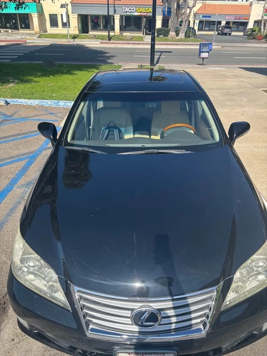 2011 Lexus ES 4th Gen - Image 4 of 10