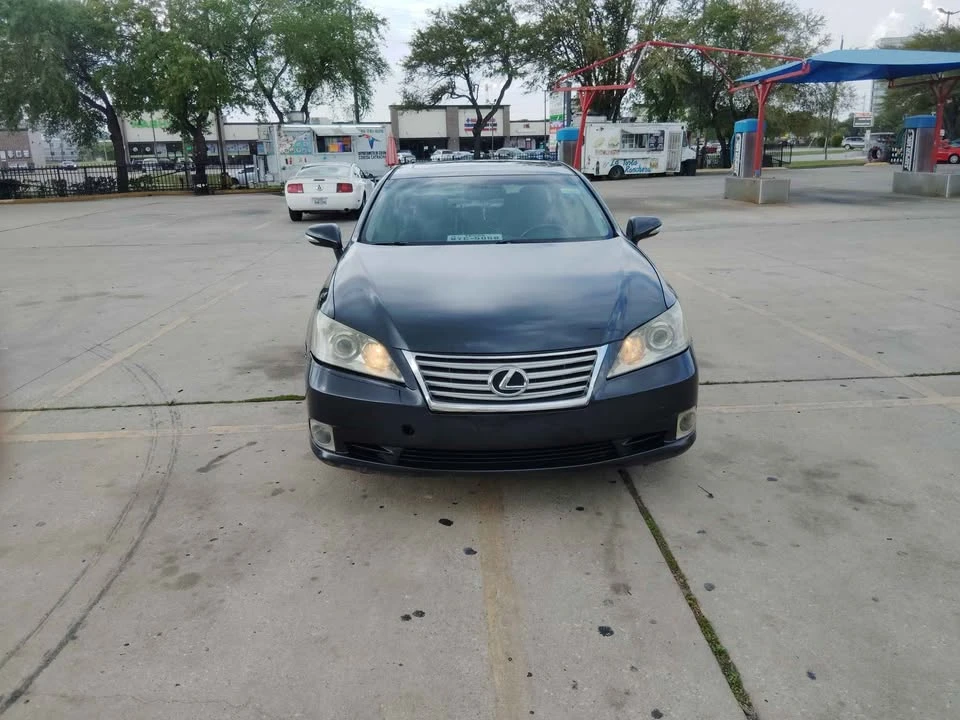 2011 Lexus ES 5th Gen - Image 2 of 7
