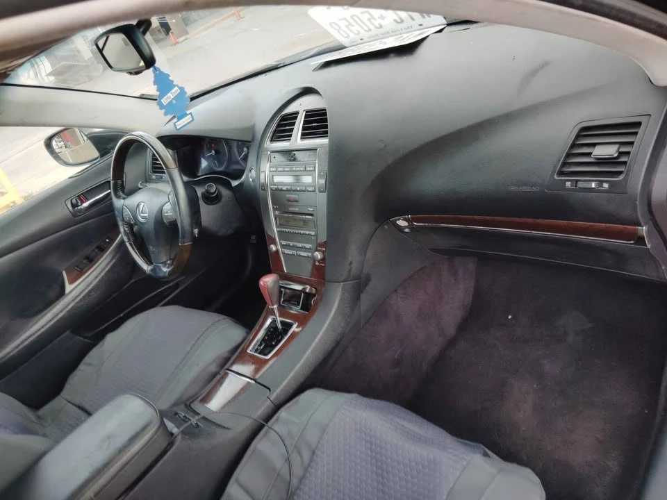 2011 Lexus ES 5th Gen - Image 5 of 7