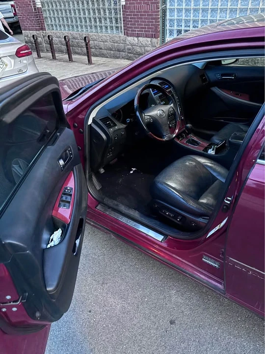 2011 Lexus ES 5th Gen - Image 7 of 10