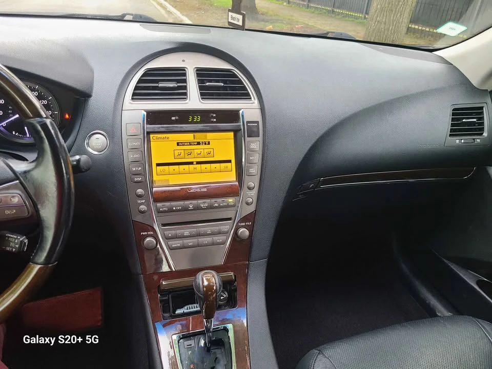 2011 Lexus ES 5th Gen - Image 9 of 20