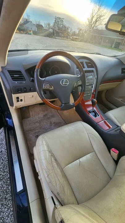 2011 Lexus ES 4th Gen - Image 5 of 18