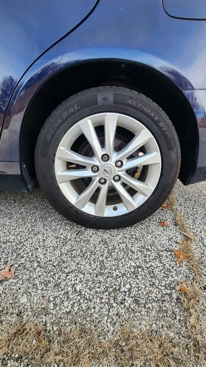 2011 Lexus ES 4th Gen - Image 10 of 18
