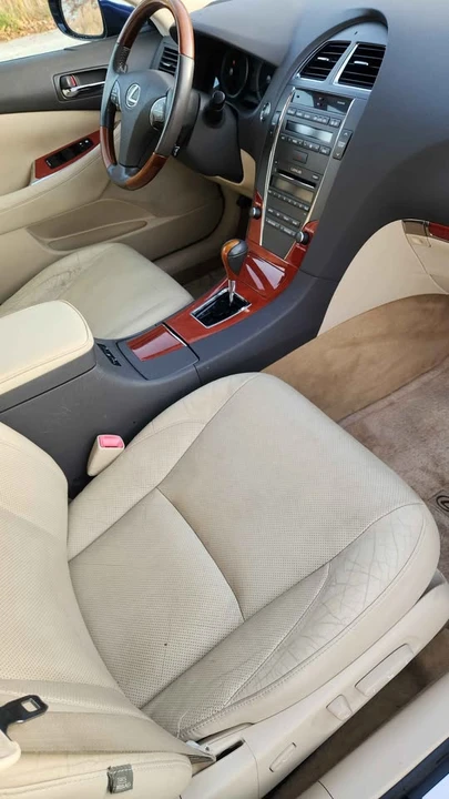 2011 Lexus ES 4th Gen - Image 17 of 18