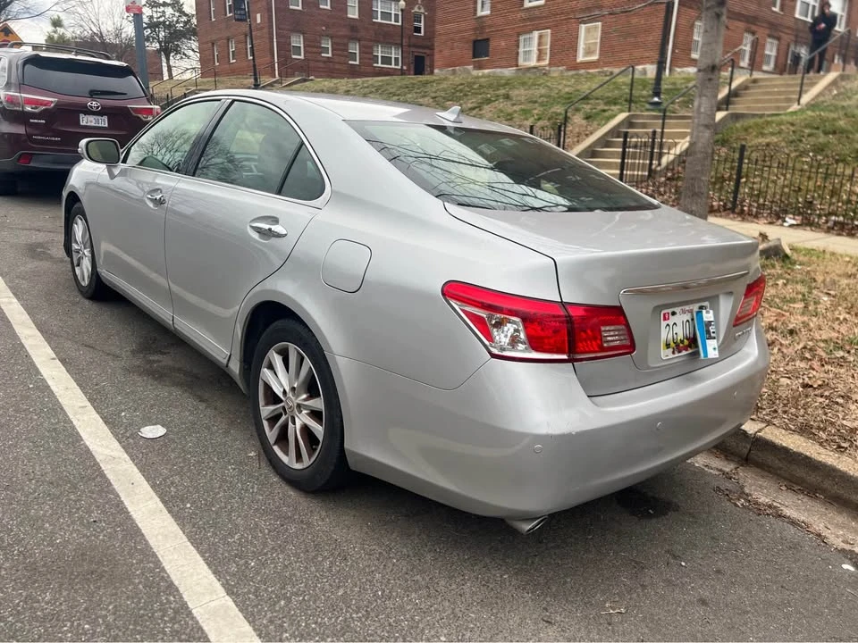 2011 Lexus ES 5th Gen - Image 3 of 12