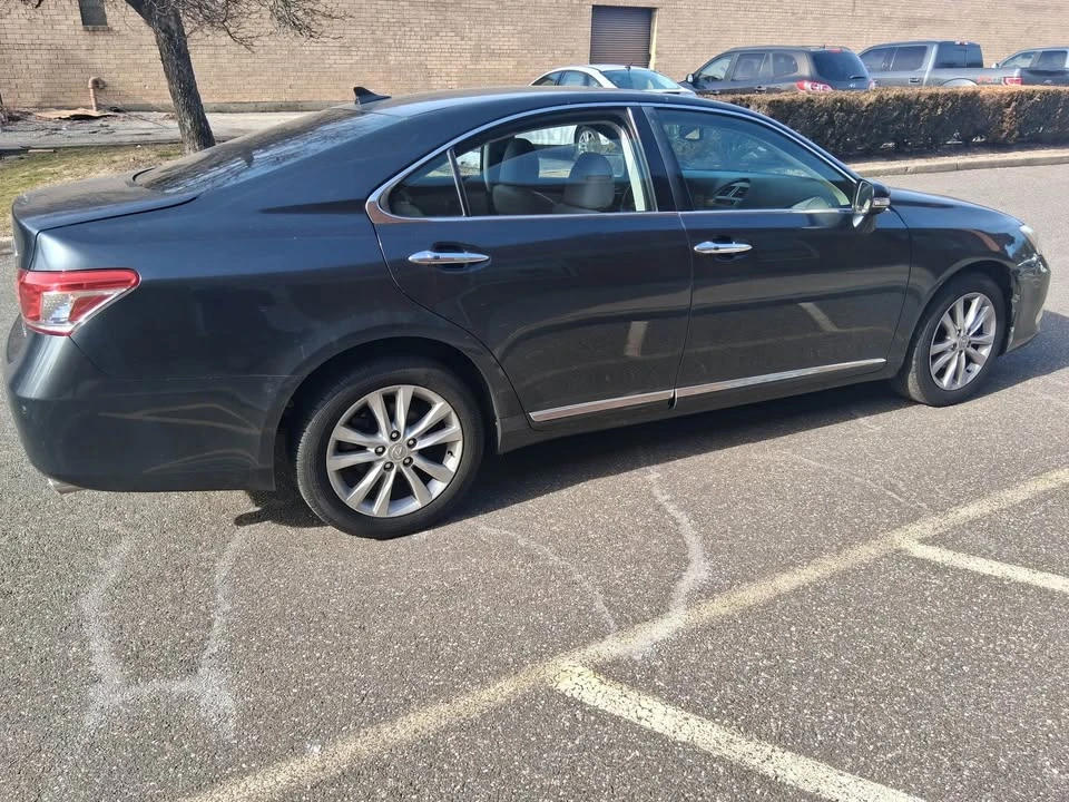 2011 Lexus ES 5th Gen - Image 3 of 9