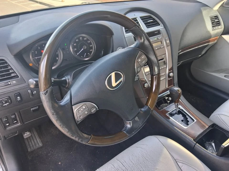 2011 Lexus ES 5th Gen - Image 9 of 9