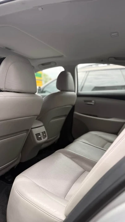 2011 Lexus ES 5th Gen - Image 6 of 7