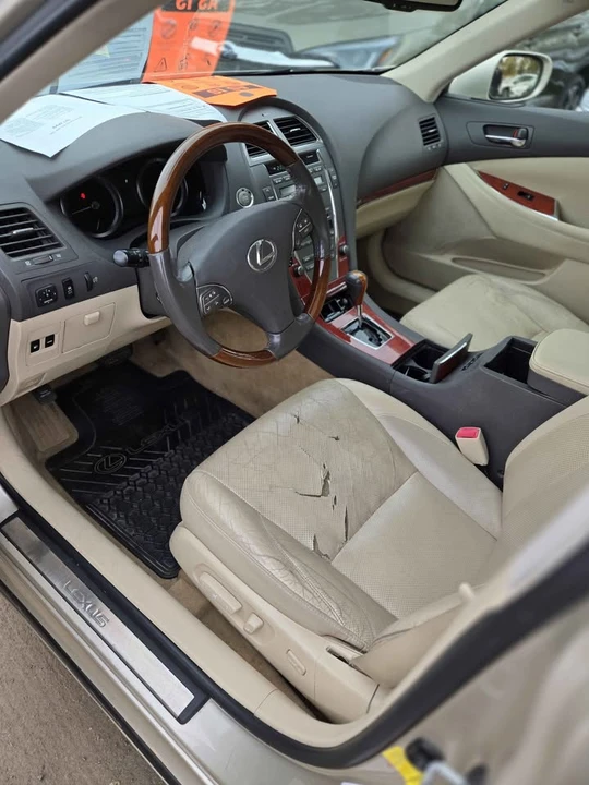 2011 Lexus ES 5th Gen - Image 6 of 8