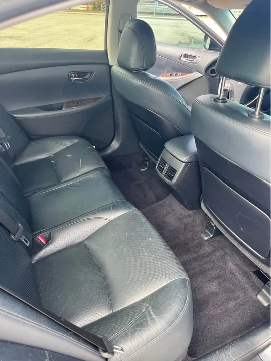 2011 Lexus ES 5th Gen - Image 14 of 18