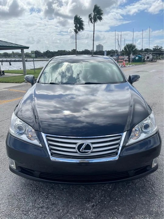 2011 Lexus ES 5th Gen - Image 3 of 18