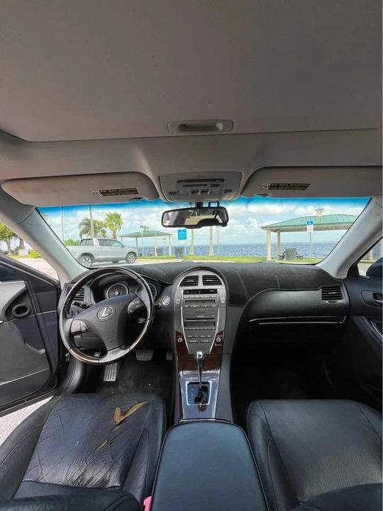 2011 Lexus ES 5th Gen - Image 17 of 18