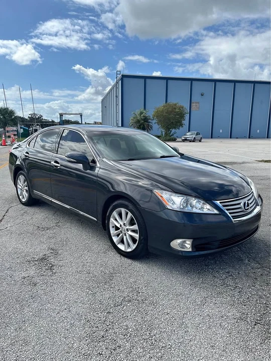 2011 Lexus ES 5th Gen - Image 2 of 18