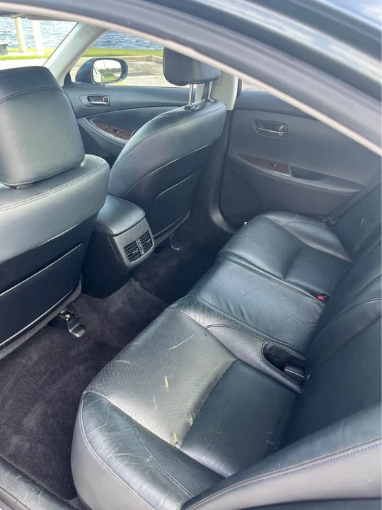 2011 Lexus ES 5th Gen - Image 15 of 18