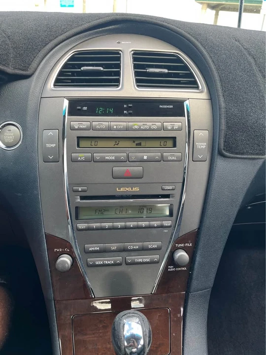 2011 Lexus ES 5th Gen - Image 11 of 18