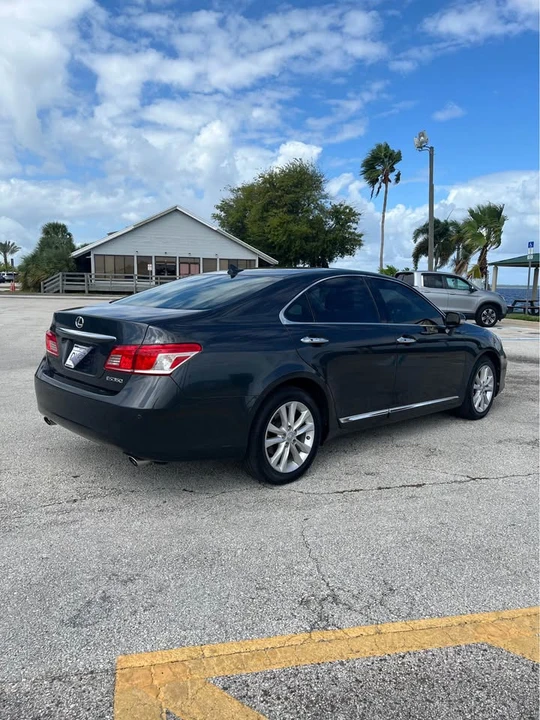 2011 Lexus ES 5th Gen - Image 6 of 18