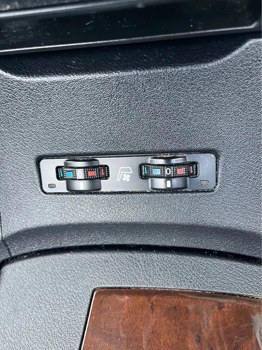2011 Lexus ES 5th Gen - Image 12 of 18
