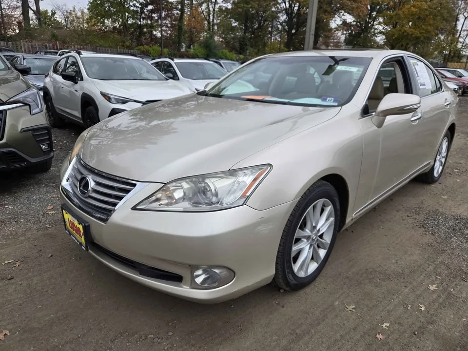2011 Lexus ES 5th Gen - Image 5 of 8