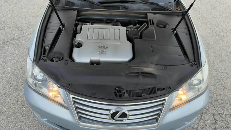 2011 Lexus ES 5th Gen - Image 8 of 15