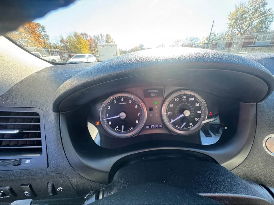 2011 Lexus ES 5th Gen - Image 2 of 4