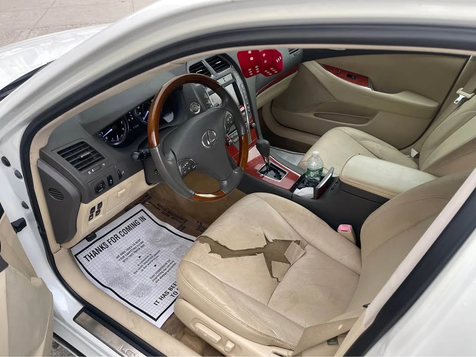 2011 Lexus ES 5th Gen - Image 8 of 13