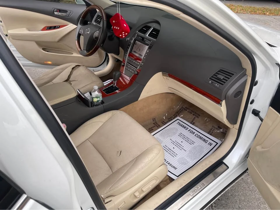 2011 Lexus ES 5th Gen - Image 7 of 13