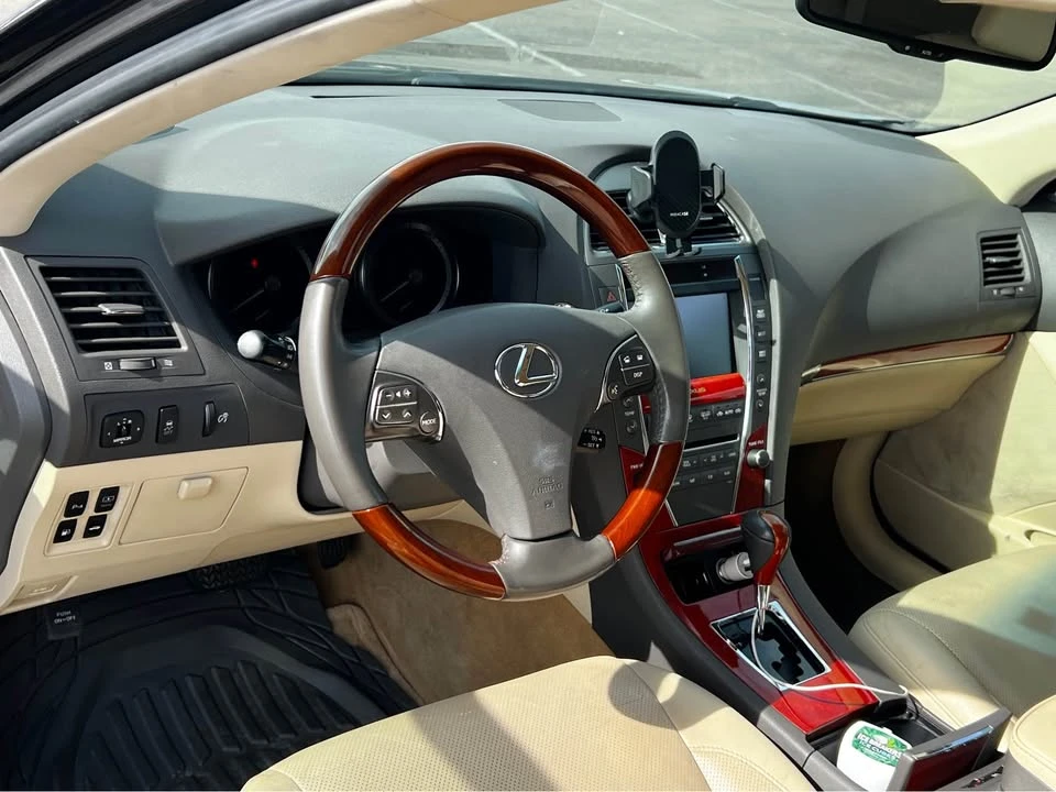 2011 Lexus ES 4th Gen - Image 8 of 19