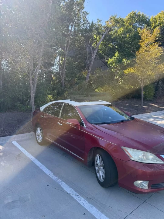 2011 Lexus ES 5th Gen - Image 9 of 9