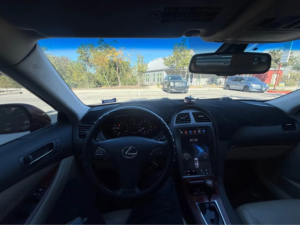 2011 Lexus ES 5th Gen - Image 5 of 9