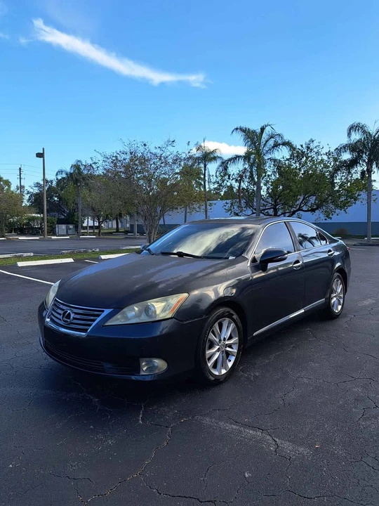 2011 Lexus ES 5th Gen - Image 3 of 15