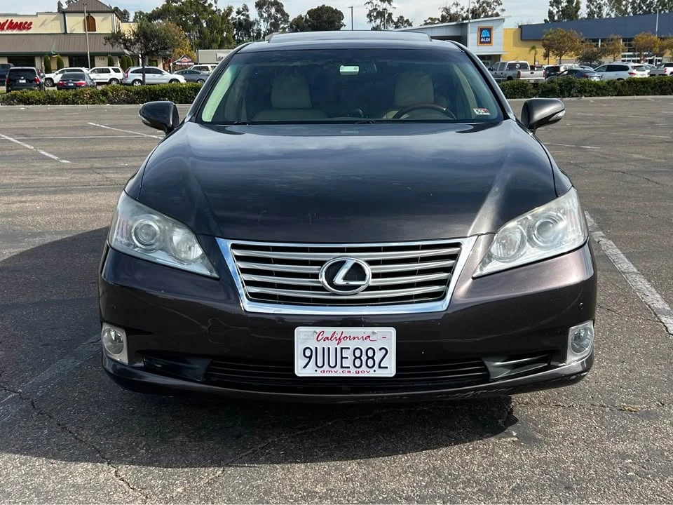 2011 Lexus ES 4th Gen - Image 3 of 19