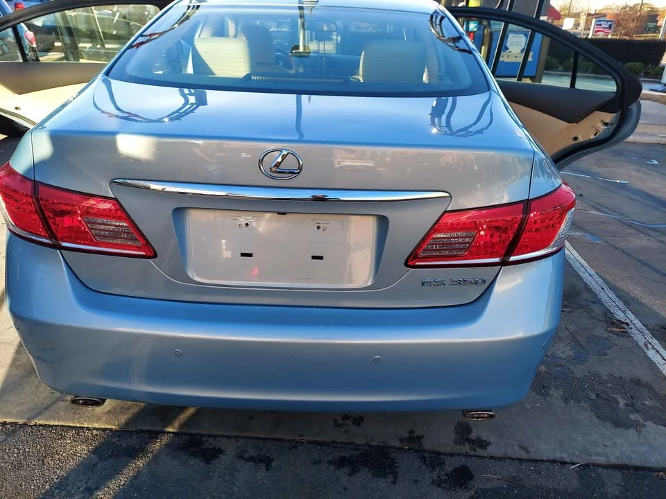2011 Lexus ES 5th Gen - Image 2 of 13