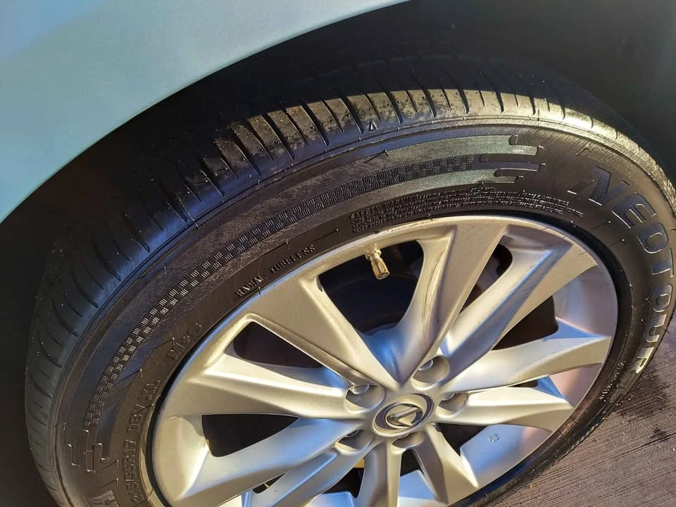 2011 Lexus ES 5th Gen - Image 10 of 13
